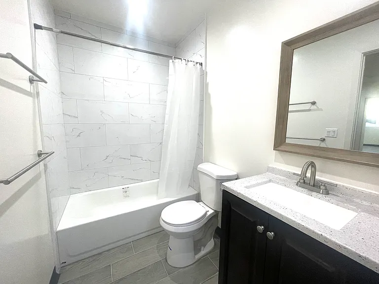 421 3rd Ln #B — Photo 5
