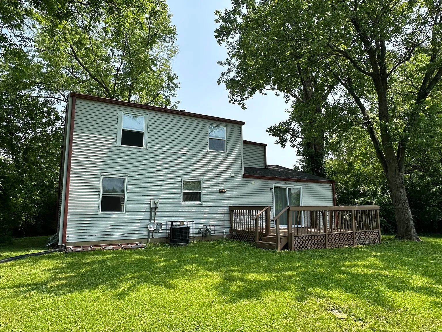 4 bed, 1.5 bath, 1588 sqft, $1,699 — Photo 2