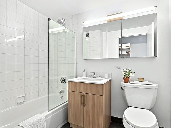 4th image of 200 E 87th St APT 11H