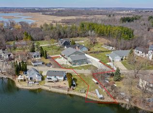 7134 N Tichigan Rd, Waterford, WI 53185