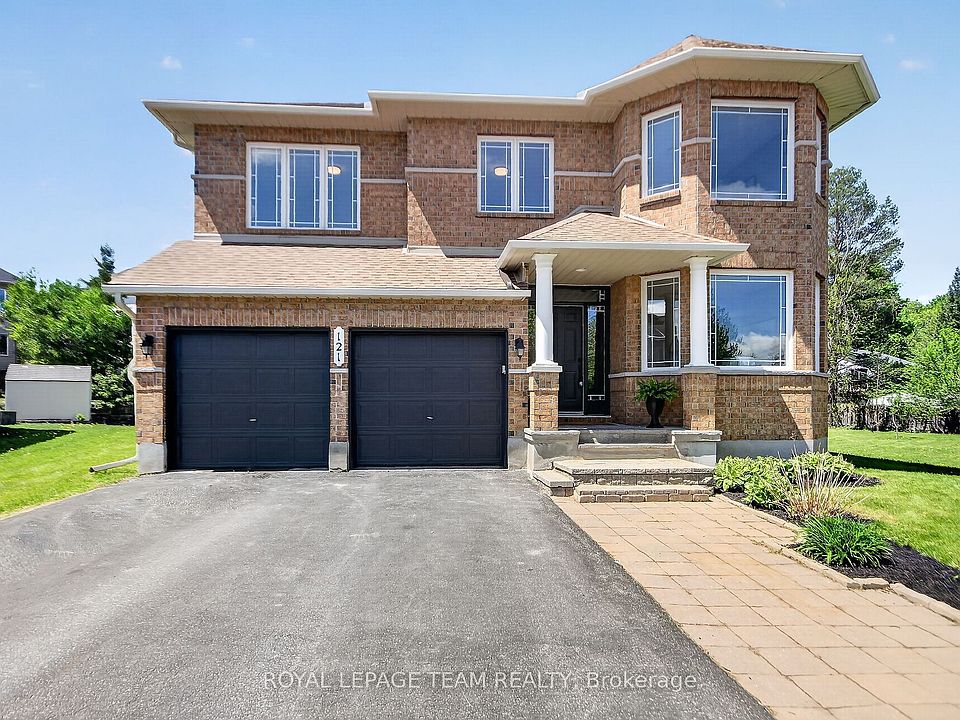 1st image of 121 Muskego Cres