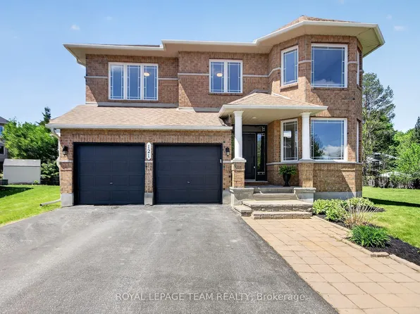 121 Muskego Cres, Ottawa, ON K2W 1H6