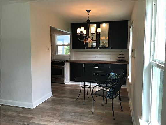 4th image of 607 2nd St SE