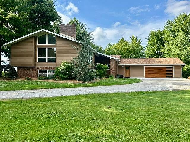 1st image of 10569 N 525th St