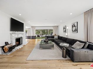 440 N Oakhurst Dr APT 101, Beverly Hills, CA 90210