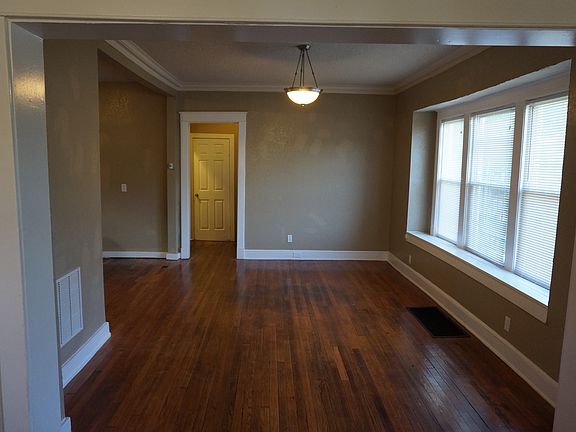 Dining Rm