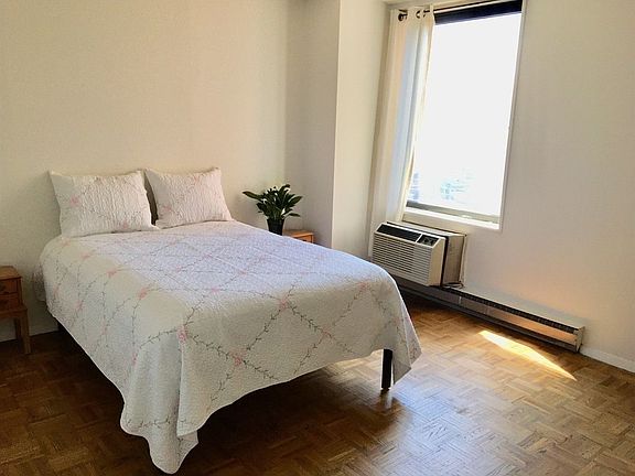 5th image of 1619 3rd Ave APT 17J