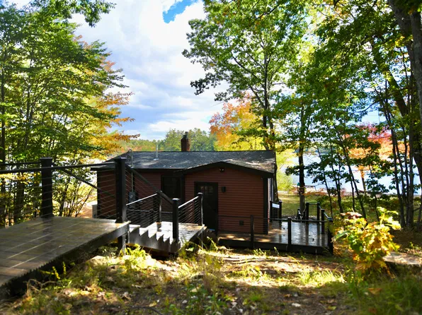 39 Arundel Rd, Raymond, ME 04071