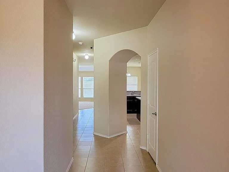 130 Meadow Crest Dr — Photo 4