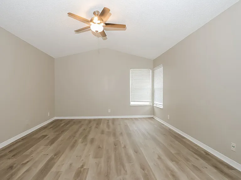 7673 Springfield Lake Dr — Photo 7