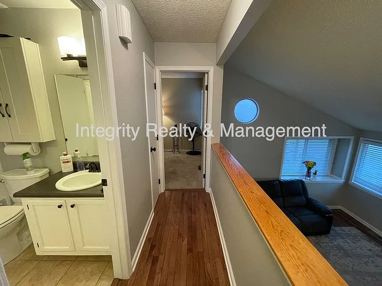 475 Chiswick Cir — Photo 35