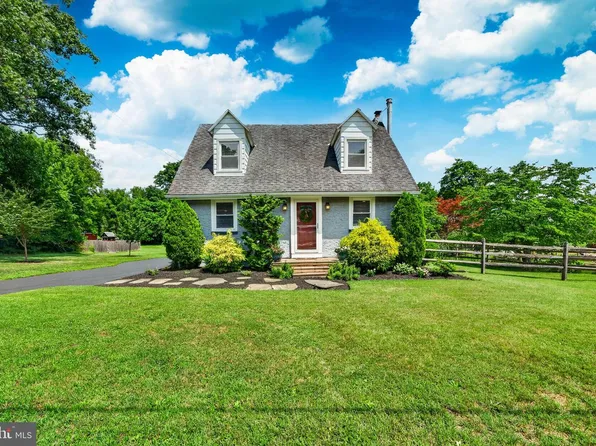 547 Limerick Center Rd, Royersford, PA 19468