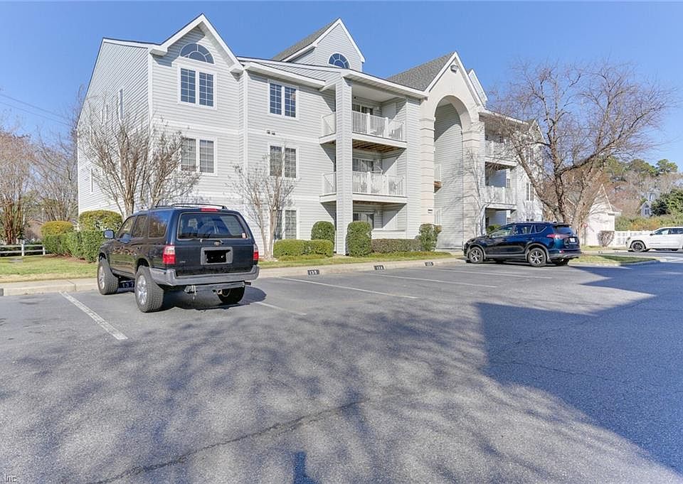 1st image of 917 Charnell Dr APT 202