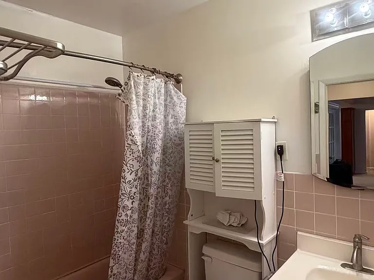 30 Lake Shore Ct #4 — Photo 12