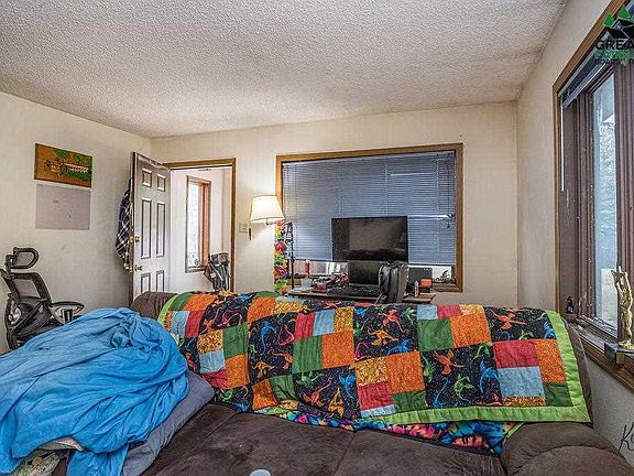 5th image of 4509 Lauesen Ave