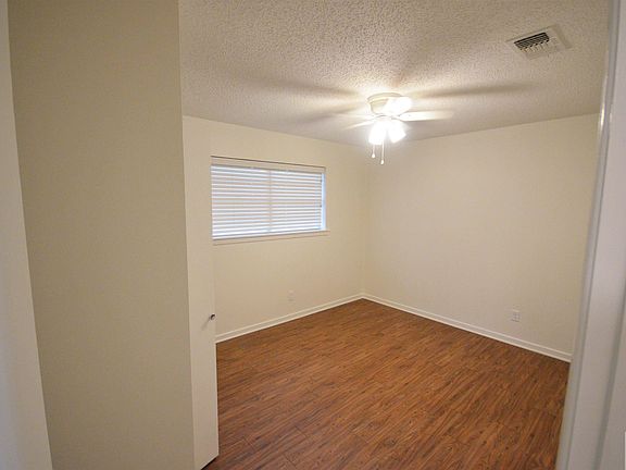 4th image of 18 Sheri Ln