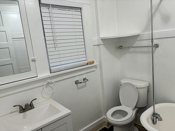 5th image of 530 S School St APT 4