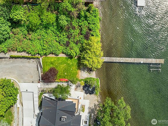 2nd image of 3223 Evergreen Point Road