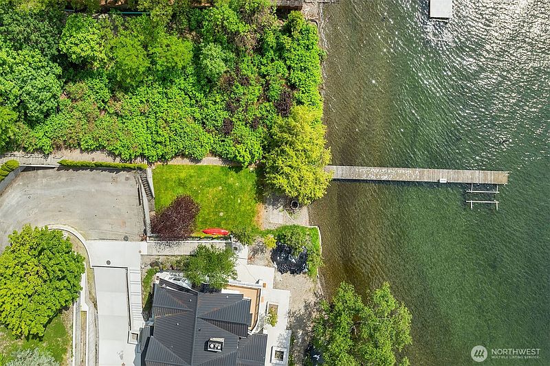2nd image of 3223 Evergreen Point Road