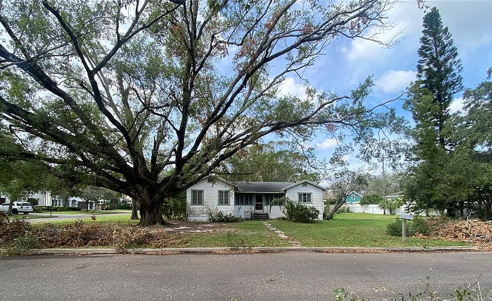 1st image of 609 S Clark Ave
