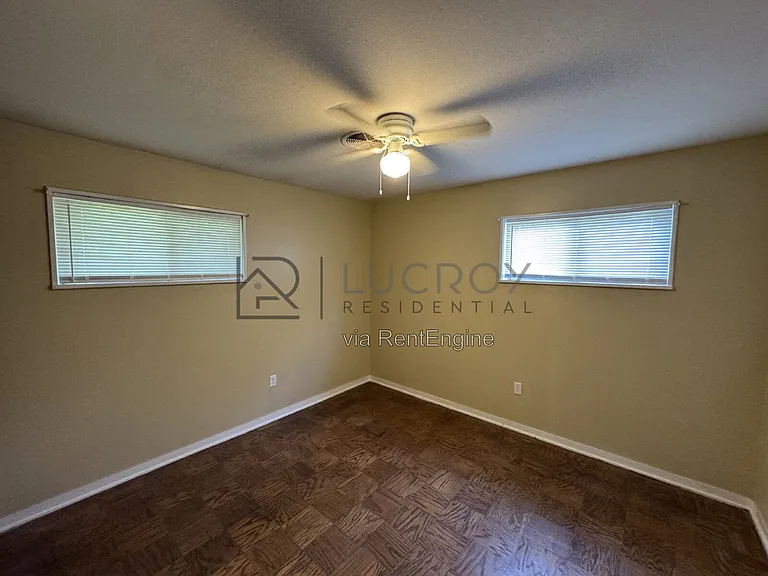 3038 Lakewood Dr — Photo 9