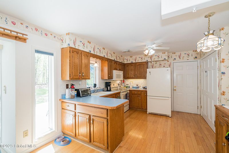 5th image of 21 Jones Road