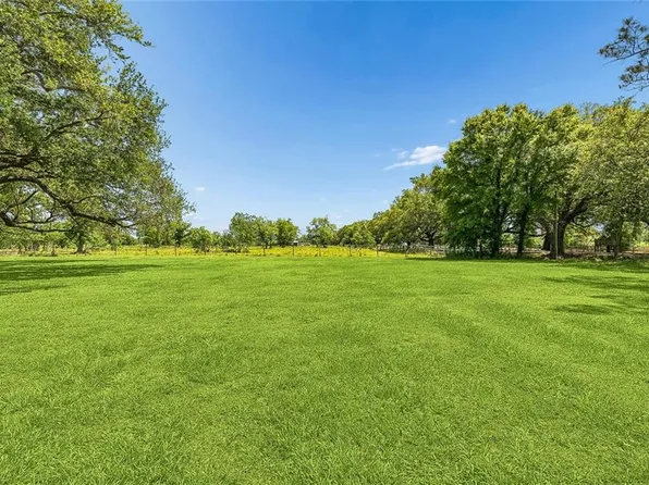 2009 Meraux Ln, Violet, LA 70092