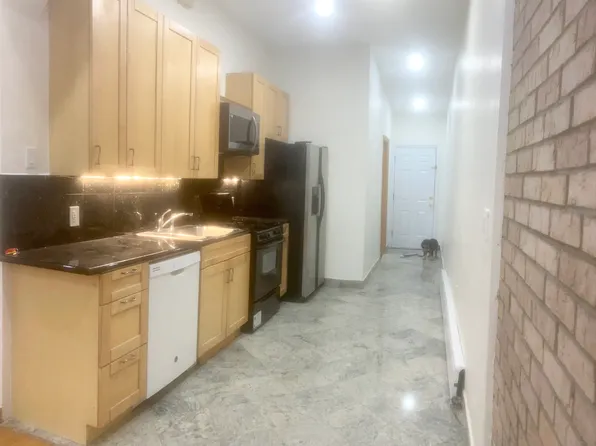 138 Frost Street image 2 of 5