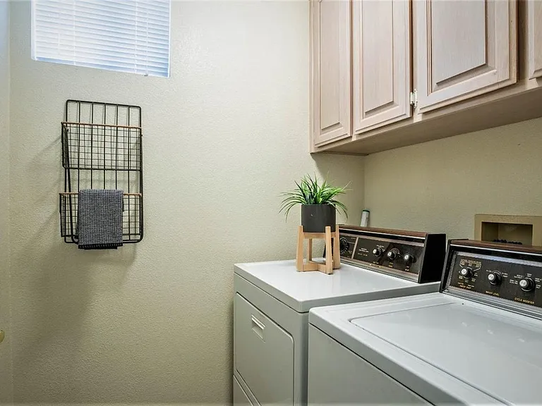 3233 Quail Hollow Dr #1 — Photo 46