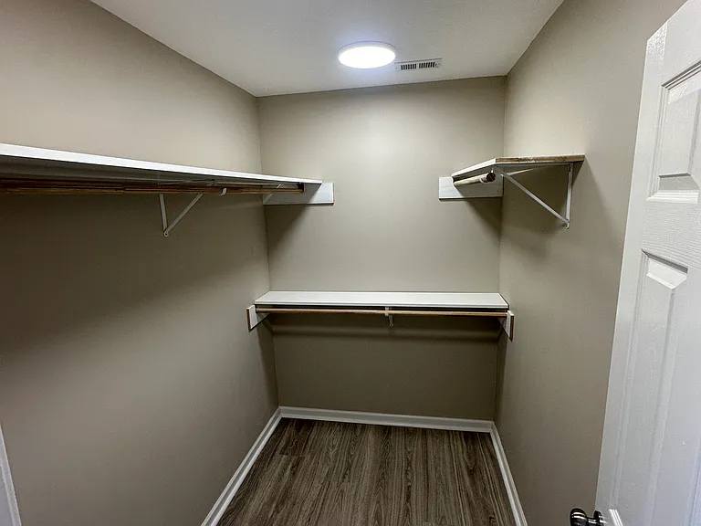 104 Wesley Dr — Photo 9
