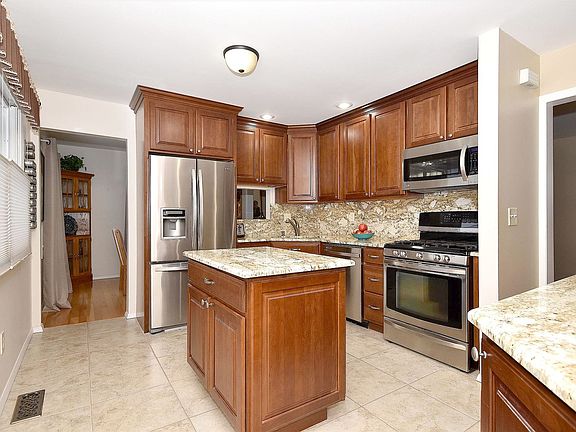 5th image of 143 N Berteau Ave