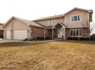 8545 Fairfield Ln, Tinley Park, IL 60487