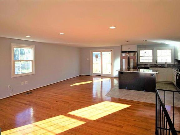 5th image of 7225 Wickford Dr