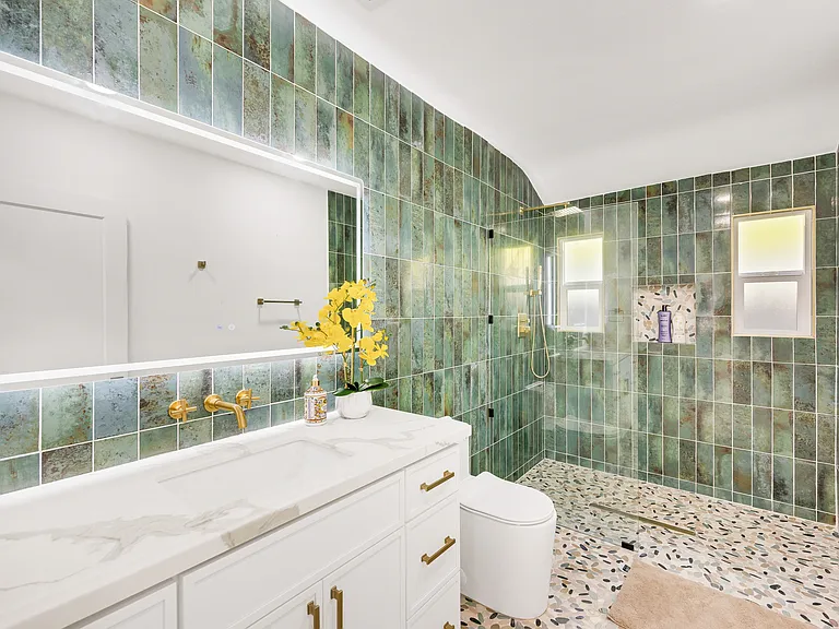 346 Molino Ave — Photo 10