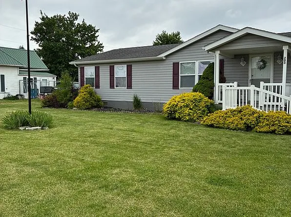 203 Young St, Hedrick, IA 52563