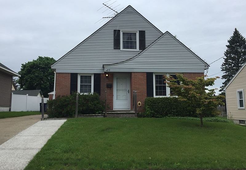 1st image of 139 Lawrence St NE