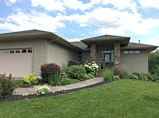 1666 Valley Quail Dr, River Falls, WI 54022