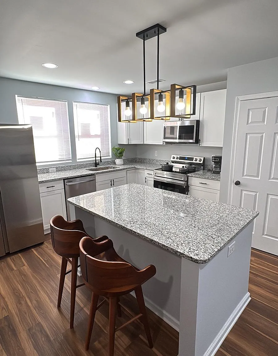 4 bed, 3.0 bath, 1880 sqft, $866 — Photo 4