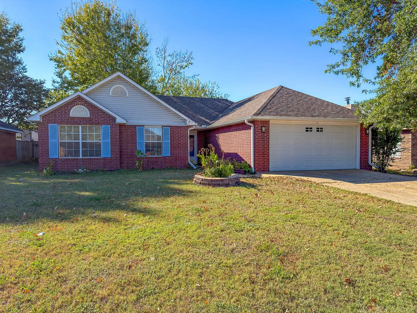 Beautiful Home for Lease! - 3 Bed, 2 Bath, 2 Car Garage in South Fort Smith! — Photo 1