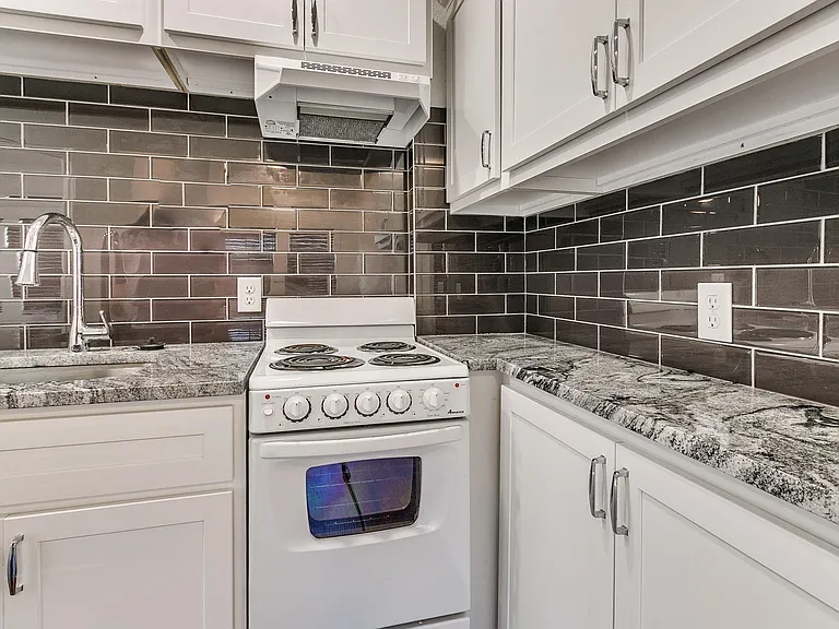 2409 N Robinson Ave #B — Photo 10