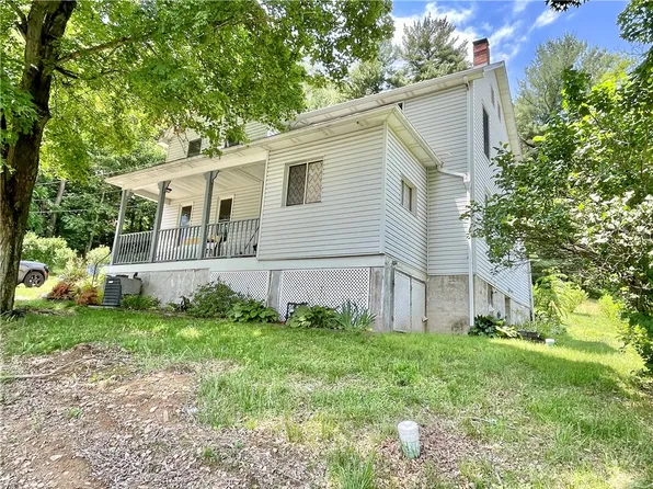 218 Chestnut St, New Florence, PA 15944