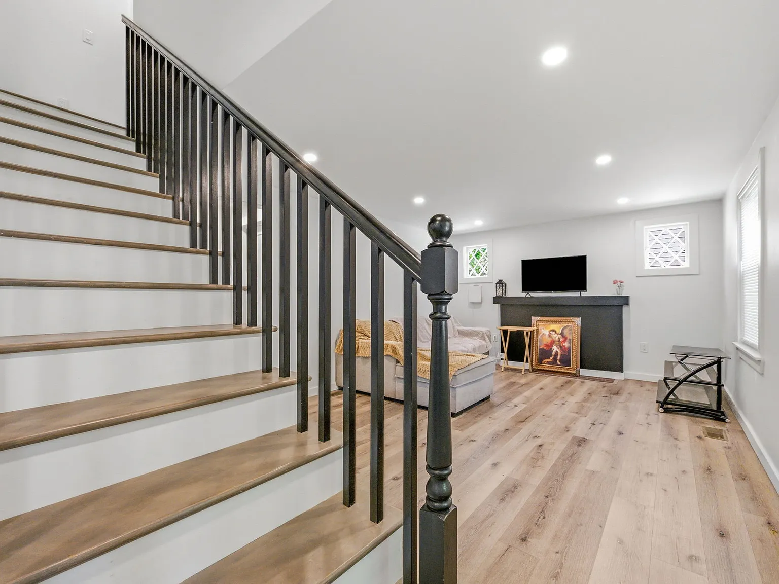 5 bed, 1800 sqft, $5,100 — Photo 3