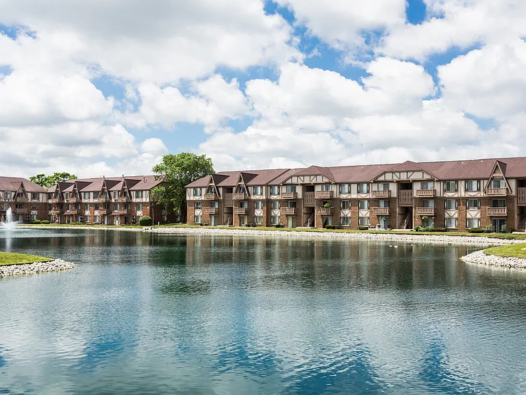 Scarborough Lake Apartments — Photo 24