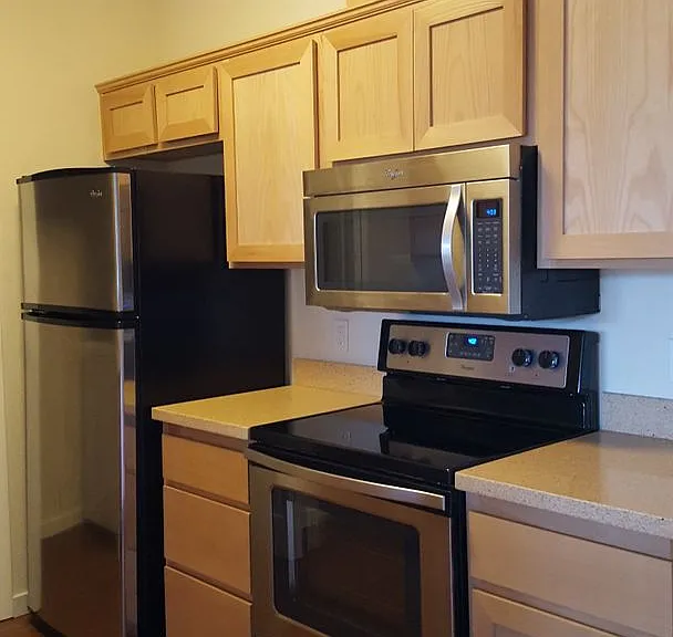 H Street Apartments — Photo 5