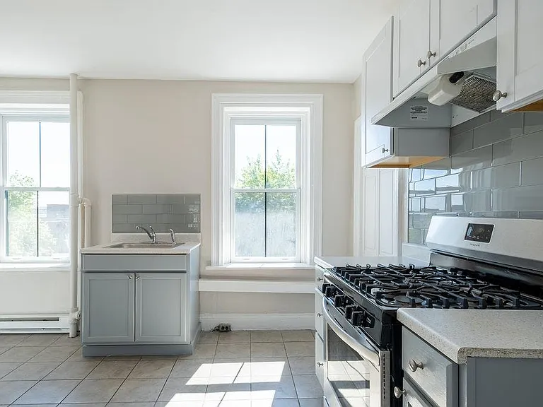 42 Liberty St #4 — Photo 6