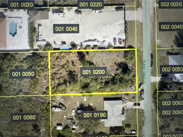 815 Pine Ave, Lehigh Acres, FL 33972