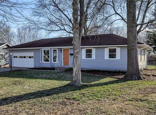 605 NW Lakeview Rd, Blue Springs, MO 64014