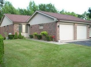 833 Apple Blossom Ln, Holland, MI 49423