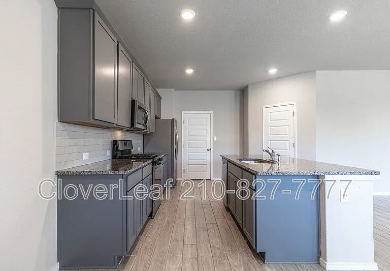 255 Kinsley Way — Photo 13