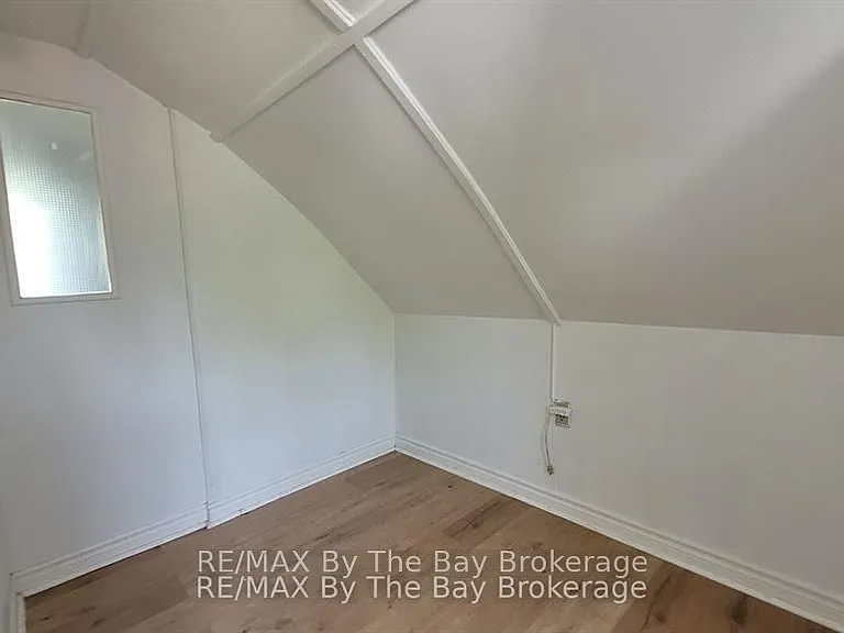 23 Glen St — Photo 27